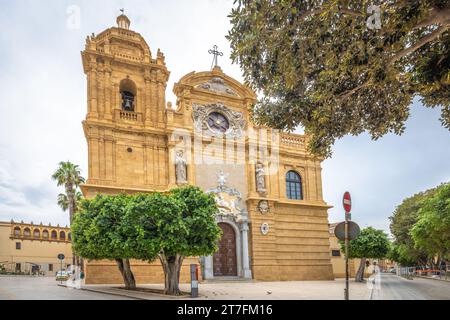 MAZARA DEL VALLO, ITALIE - 8 JUILLET 2023 : Cathédrale du Saint Sauveur. Banque D'Images