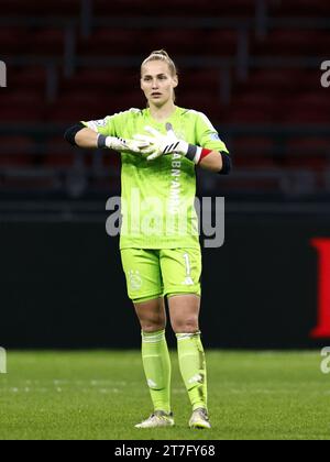 AMSTERDAM - la gardienne de l'Ajax Regina van Eijk lors du match du groupe C de la Ligue des champions féminine de l'UEFA entre l'Ajax Amsterdam et le Paris Saint Germain au Johan Cruijff Arena le 15 novembre 2023 à Amsterdam, pays-Bas. ANP MAURICE VAN STEEN Banque D'Images