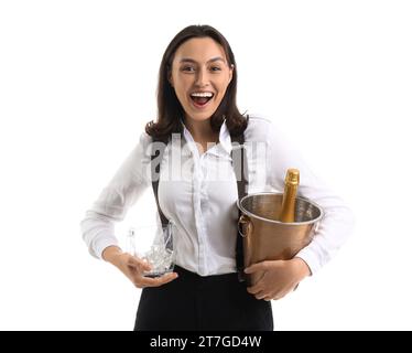 Femme barman avec champagne sur fond blanc Banque D'Images