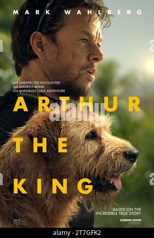 DATE DE SORTIE : 22 février 2024. TITRE : Arthur le Roi. STUDIO : Lions Gate films. RÉALISATEUR : Simon Cellan Jones. INTRIGUE : un coureur d'aventure adopte un chien errant nommé Arthur pour le rejoindre dans une course d'endurance épique. MISE EN VEDETTE : MARK WAHLBERG comme Michael poster art. (Image de crédit : © Lions Gate films/Entertainment Pictures/ZUMAPRESS.com) À USAGE ÉDITORIAL SEULEMENT! Non destiné à UN USAGE commercial ! Banque D'Images