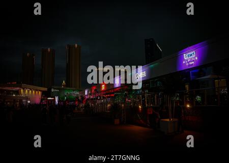 Las Vegas, États-Unis. 15 novembre 2023. Ambiance paddock. 15.11.2023. Formula 1 World Championship, Rd 22, Las Vegas Grand Prix, Las Vegas, Nevada, USA, jour de préparation. Le crédit photo doit se lire : XPB/Press Association Images. Crédit : XPB Images Ltd/Alamy Live News Banque D'Images