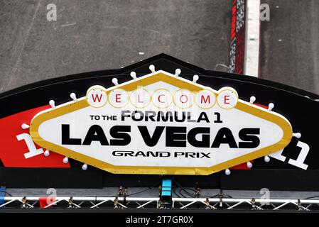 Las Vegas, États-Unis. 15 novembre 2023. Ambiance paddock. Championnat du monde de Formule 1, Rd 22, Grand Prix de Las Vegas, mercredi 15 novembre 2023. Las Vegas Strip circuit, Las Vegas, Nevada, États-Unis. Crédit : James Moy/Alamy Live News Banque D'Images