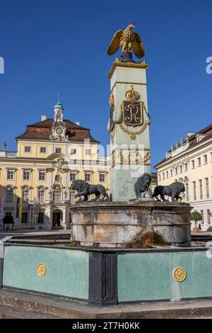 Fontaine de Thouret dans la cour du palais, Ludwigsburg Residential Palace, Ludwigsburg, Baden-Wuerttemberg, Allemagne Banque D'Images