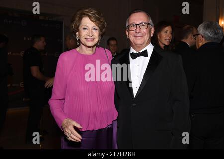 New York, États-Unis. 15 novembre 2023. (G-D) Marie-Monique Steckel et Bruno Pavlovsky, Président de Fashion CHANEL, assistent au gala du Trophée des Arts 2023 de l’Institut Français Alliance française (fi:af) qui s’est tenu au Plaza, New York, NY, le 15 novembre 2023. (Photo Anthony Behar/Sipa USA) crédit : SIPA USA/Alamy Live News Banque D'Images