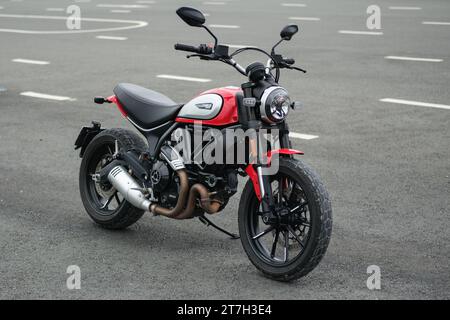 HCMC, VN - Ducati Scrambler pour usage éditorial Banque D'Images