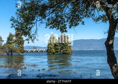 Paysage du lac Erhai, situé à Dali, Yunnan, Chine. Banque D'Images