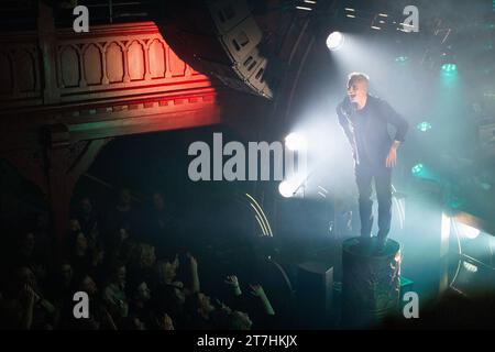 Trondheim, Norvège. 15 novembre 2023. Le groupe de rock norvégien Kaizers Orchestra donne un concert au Byscenen à Trondheim. Ici, la chanteuse et musicienne Janove Ottesen est vue en direct sur scène. (Crédit photo : Gonzales photo/Alamy Live News Banque D'Images