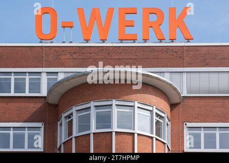 O-Werk. Sur le site désaffecté de l'usine Opel MARK 517, une nouvelle vie est créée dans un quartier de bureaux innovant du futur. Banque D'Images