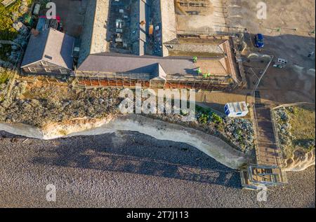 L'ancien Birling Gap Hotel est démoli car il est trop proche de la falaise et de la mer en contrebas dans le parc national des sept Sœurs, près d'Eastbourne. Construit Banque D'Images