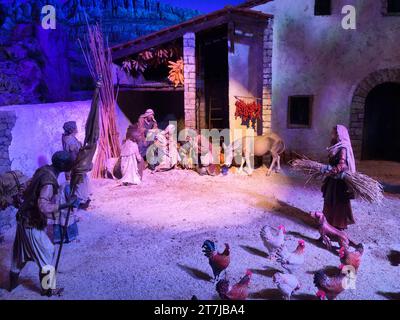 Nativité artisanale les figures faites à la main de Jésus, Marie et