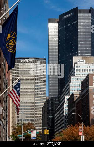 Le bâtiment MetLife a vu de Park Avenue à Murray Hill par un clair après-midi d'automne, 2023, New York City, États-Unis Banque D'Images