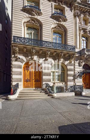 7 East 72nd Street, Oliver Gould et Mary Brewster Jennings House, un monument des Beaux-Arts érigé en 1899, conçu par Flagg & Chambers. Banque D'Images