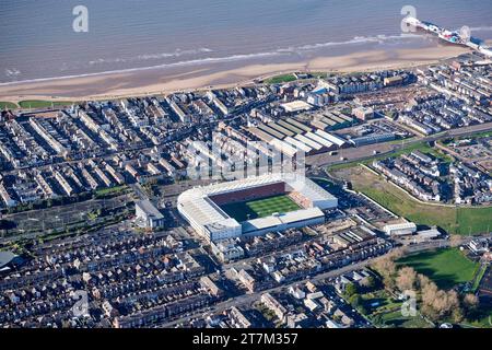 Une photographie aérienne de Bloomfield Road, domicile du club de football Blackpool, Angleterre du Nord-Ouest, Royaume-Uni Banque D'Images