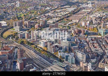 West End, Whitehall Road dans le centre-ville de Leeds, West Yorkshire, nord de l'Angleterre, Royaume-Uni, photographié depuis les airs Banque D'Images