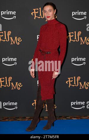 Rome, Italie. 15 novembre 2023. Anna Foglietta assiste au tapis blu de la première du film 'Elf Me' au Space Cinema Moderno. (Photo Mario Cartelli/SOPA Images/Sipa USA) crédit : SIPA USA/Alamy Live News Banque D'Images