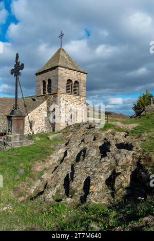 Saint Floret, église du Chastel et tombes médievales, Puy de Dôme, Auvergne Rhône Alpes, France Banque D'Images