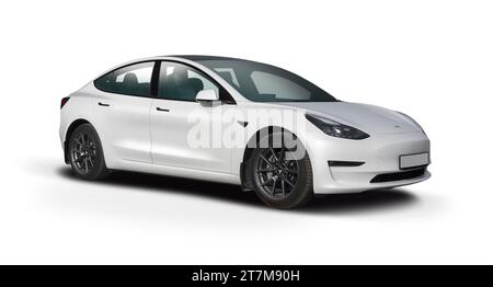 Voiture Tesla Model 3 isolée sur fond blanc Banque D'Images