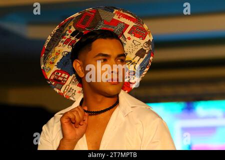 Valence, Carabobo, Venezuela. 15 novembre 2023. 15 novembre 2023. 63 modèles défilés que ''Sofi Shop est également en train de devenir une marque internationale, était cette année en République Dominicaine dans une Fashion week, puis en Colombie Fashion week et maintenant nous nous préparons à aller l'année prochaine à Orlando Fashion week. (Image de crédit : © Juan Carlos Hernandez/ZUMA Press Wire) USAGE ÉDITORIAL SEULEMENT! Non destiné à UN USAGE commercial ! Banque D'Images