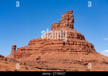 Derrière Hen Butte et Rooster Butte, Valley of the Gods, Bears Ears National Monument dans l'Utah. Banque D'Images