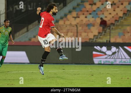 Le Caire, Égypte. 16 novembre 2023. ÉGYPTE, le Caire, 16 novembre 2023 - Mohamed Salah, de l'Égypte, inscrit un but lors de la qualification pour la coupe du monde 2026 - CAF, match de phase de groupes entre l'Égypte et Djibouti au Cairo International Stadium. Photo Mohammad Bayoumy/SFSI crédit : Sebo47/Alamy Live News Banque D'Images