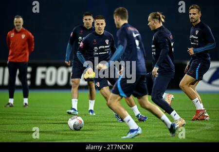 Zagreb, Hrvatska. 16 novembre 2023. Mario Pasalic, Domagoj Vida, Marin Pongracic lors de l'entraînement de l'équipe croate de football avant le match de qualification pour L'EURO 2024 contre la Lettonie à Zagreb, Croatie le 16. Novembre 2023. Photo : Marko Lukunic/PIXSELL crédit : Pixsell/Alamy Live News Banque D'Images