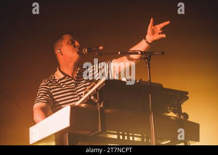 Copenhague, Danemark. 10 novembre 2023. Le groupe et collectif britannique Jungle donne un concert au KB Hallen à Frederiksberg, Copenhague. (Crédit photo : Gonzales photo - Peter Troest). Banque D'Images