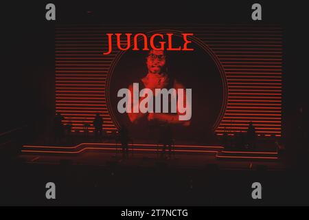 Copenhague, Danemark. 10 novembre 2023. Le groupe et collectif britannique Jungle donne un concert au KB Hallen à Frederiksberg, Copenhague. (Crédit photo : Gonzales photo - Peter Troest). Banque D'Images