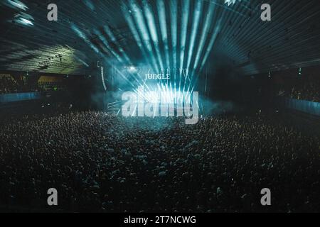 Copenhague, Danemark. 10 novembre 2023. Le groupe et collectif britannique Jungle donne un concert au KB Hallen à Frederiksberg, Copenhague. (Crédit photo : Gonzales photo - Peter Troest). Banque D'Images