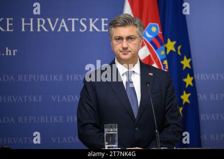 Zagreb, Croatie. 16 novembre 2023. Croatie le Premier ministre Andrej Plenkovic prend la parole lors d'une conférence de presse avant la réunion des dirigeants de l'UE à Zagreb, en Croatie, le 16 novembre 2023. Photo : Davor Puklavec/PIXSELL crédit : Pixsell/Alamy Live News Banque D'Images