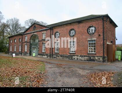 Une vue de l'ancien Coach House et écuries à Astley Hall, Astley Park, Chorley, Lancashire, Royaume-Uni, Europe Banque D'Images