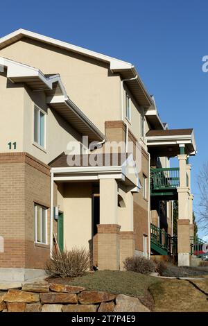 Rexburg, Idaho, États-Unis 22 octobre 2015 Une vue des nouveaux appartements familiaux universitaires disponibles à la location. Banque D'Images