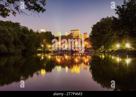 Bethesda Terrace à Central Park, New York City, USA la nuit Banque D'Images