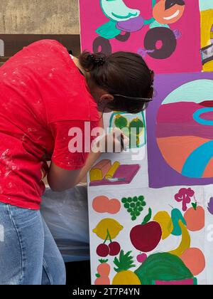 Projet artistique de rue créé par ArteBrije Studio en collaboration avec des enfants immigrés à Saragosse, Espagne Banque D'Images