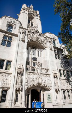 Bâtiment de la Cour suprême du Royaume-Uni sur Parliament Square Londres, façade en pierre du Middlesex Guildhall, Angleterre, Royaume-Uni, 2023 Banque D'Images