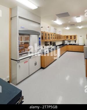 Une hotte d'aspiration murale dans une salle de classe scientifique d'école secondaire Skyline à Idaho Falls, Idaho Banque D'Images