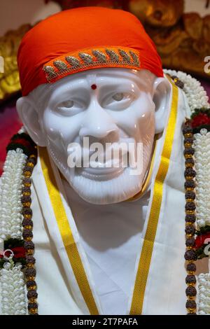 Statue de Shirdi Sai Baba à Puttaparthi, Inde Banque D'Images