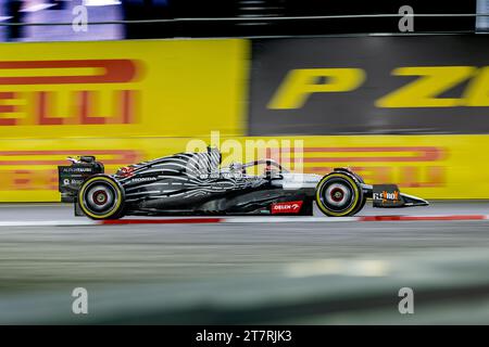 Las Vegas, Nevada - 16 novembre 2023 : Yuki Tsunoda, pilote de la voiture de F1 #22 Scuderia Alphatauri, participe au Heineken Silver Las Vegas Grand Prix au Las Vegas Strip circuit. Crédit : Nick Paruch / Alamy Live News Banque D'Images