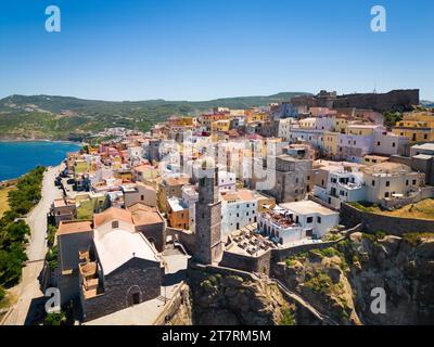 Cathédrale Sant'Antonio abate à Castelsardo. Monument célèbre et destination touristique sur l'île italienne Sardaigne. Banque D'Images