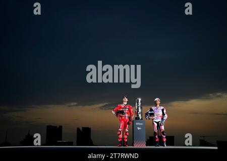 Doha, Qatar. 16 novembre 2023. Jorge Martin et Francesco Bagnaia lors d'une conférence de presse et d'une séance photo avant le Grand Prix du Qatar MotoGP sur le circuit international de Losail. Novembre 16 2023 Jorge Martin y Francesco Bagnaia en una rueda de prensa y sesion fotografica antes del Gran Premio de MotoGP de Qatar en el Circuito Internacional de Losail. 16 de noviembre de 2023 POOL/ MotoGP.com/Cordon Press Images sera réservé à un usage éditorial. Crédit obligatoire : © motogp.com crédit : CORDON PRESS/Alamy Live News Banque D'Images