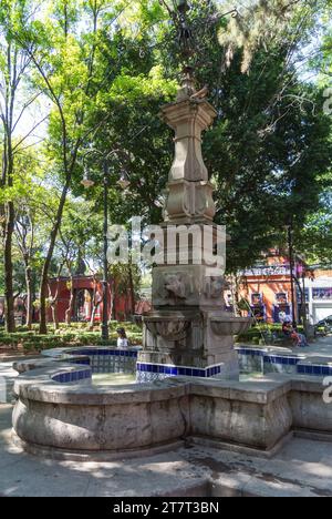 Mexico, CDMX, Mexique, Une fontaine à Jardín Centenario dans le quartier de Coyoacan à Mexico, éditorial seulement. Banque D'Images