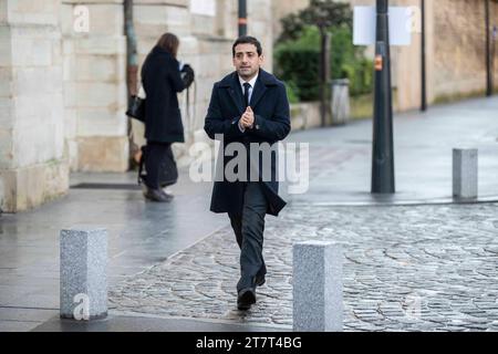 Saint Denis, France. 17 novembre 2023. Stéphane Sejourne, secrétaire général du parti libéral au pouvoir français Renaissance, arrive pour une réunion avec le président français réunissant plusieurs dirigeants de partis politiques français dans la banlieue parisienne de Saint-Denis le 17 novembre 2023. Photo Eliot Blondet/ABACAPRESS.COM crédit : Abaca Press/Alamy Live News Banque D'Images