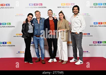 Tatjana Clasing, Andre Dietz, Marc Dumitru, Alexandra Fonsatti et Francisco Medina beim 28. RTL-Spendenmarathon 2023 im Studio 8 der EMG Studios. Hürth, 16.11.2023 *** Tatjana Clasing, Andre Dietz, Marc Dumitru, Alexandra Fonsatti et Francisco Medina au RTL Spendenmarathon 28 2023 au Studio 8 de EMG Studios Hürth, 16 11 2023 Foto:xD.xAnoraganingrumx/xFuturexImagex spendenmarathon 3390 crédit : Imago/Alamy Live News Banque D'Images