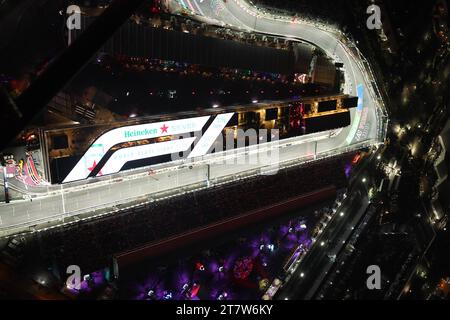 LAS VEGAS, NV - 16 NOVEMBRE : vue aérienne en soirée du circuit de Formule 1 pendant le week-end du Grand Prix de Formule 1 à Las Vegas, Nevada, le 16 novembre 2023. Copyright : xmpi34x crédit : Imago/Alamy Live News Banque D'Images