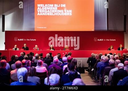 AMSTERDAM - Maurits Hendriks, Menno Geelen, Jan van Halst, Susan Lenderink, Annete Mosman, Georgette Schlick et Cees van Oevelen lors de l'assemblée générale des actionnaires d'Ajax. ANP RAMON VAN flymen netherlands Out - belgique Out Banque D'Images