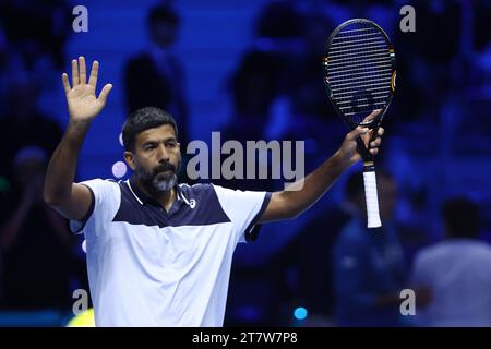 Turin, Italie. 17 novembre 2023. Rohan Bopanna d’Inde célèbre à la fin du match de double Round Robin entre Wesley Koolhof de Hollande et Neal Skupski de Grande-Bretagne contre Rohan Bopanna d’Inde et Matthew Ebden d’Australie lors de la sixième journée des finales du Nitto ATP World Tour. Crédit : Marco Canoniero/Alamy Live News Banque D'Images