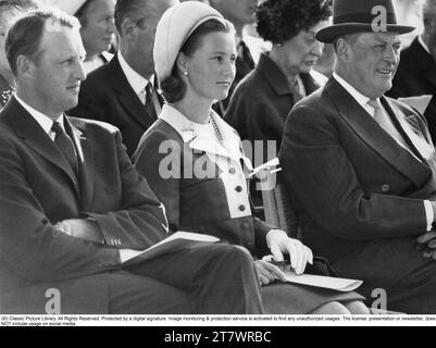 Roi Harald de Norvège. Photographié avec sa femme Sonja 1969. Banque D'Images