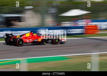 Pilote Ferrari Charles Leclerc (MCO) à Monza lors du GP d'Italie avec IS SF-23 au Roggia chicane. FP3 Samedi 2 sept 2023 Banque D'Images