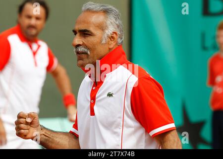 TENNIS - ROLAND GARROS 2010 - TROPHÉE DES LÉGENDES - PARIS (FRA) - 02/06/2010 - PHOTO : LOIC BARATOUX / DPPI MANSOUR BAHRAMI (IRAN) Banque D'Images