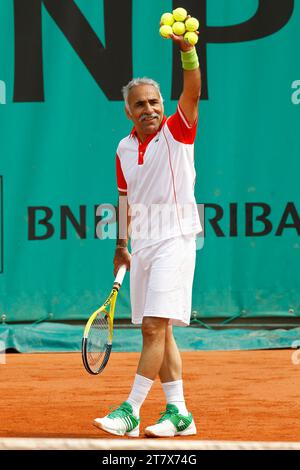 TENNIS - ROLAND GARROS 2010 - TROPHÉE DES LÉGENDES - PARIS (FRA) - 02/06/2010 - PHOTO : LOIC BARATOUX / DPPI MANSOUR BAHRAMI (IRAN) Banque D'Images