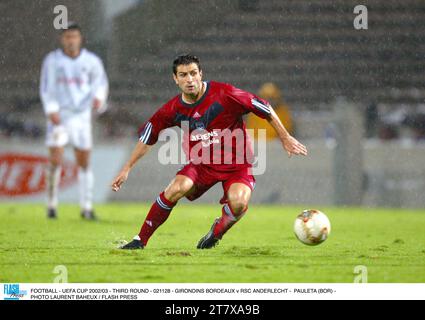 FOOTBALL - COUPE UEFA 2002/03 - 3E TOUR - 021128 - GIRONDINS BORDEAUX - RSC ANDERLECHT - PAULETA (BOR) - PHOTO LAURENT BAHEUX / FLASH PRESS Banque D'Images